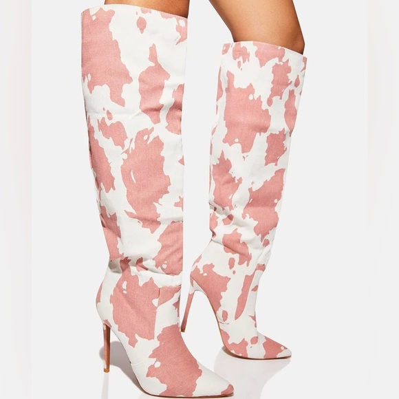 pink cow print boots perfect for rodeo season 🤠 or a pink cowgirl costume! 🌸🌸 - Picture 2 of 3